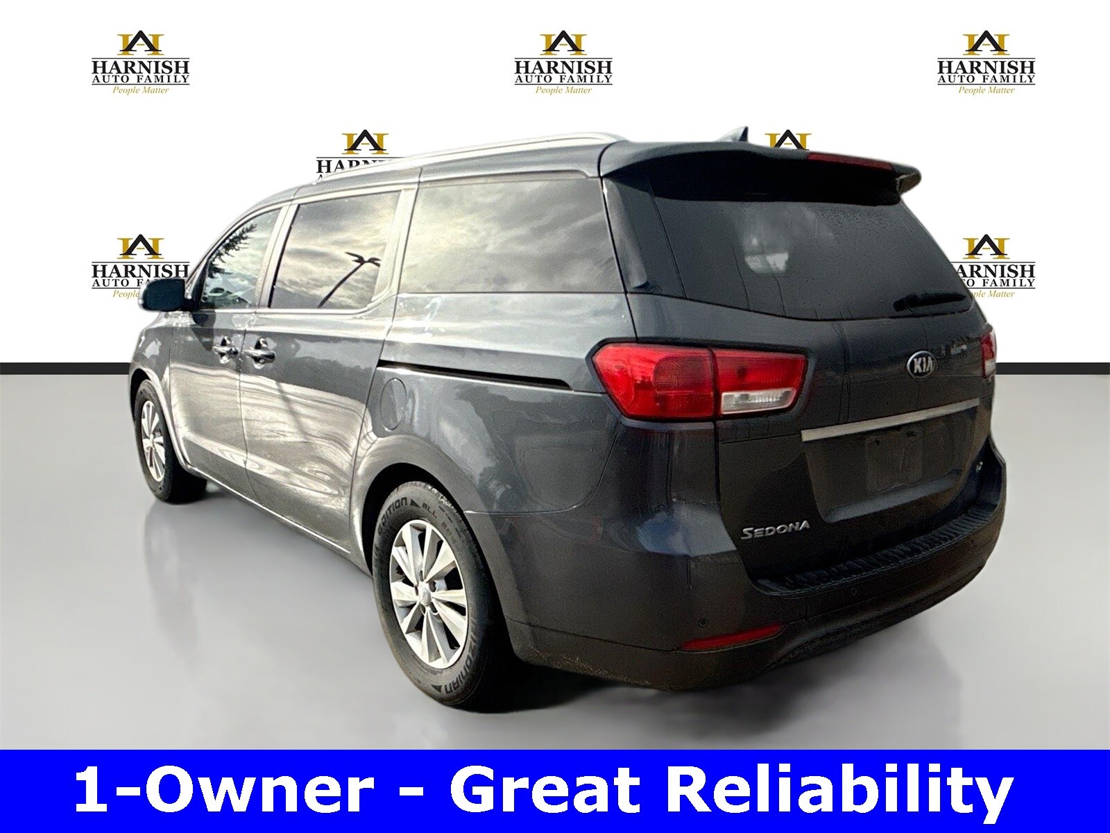 2017 Kia Sedona LX photo 3