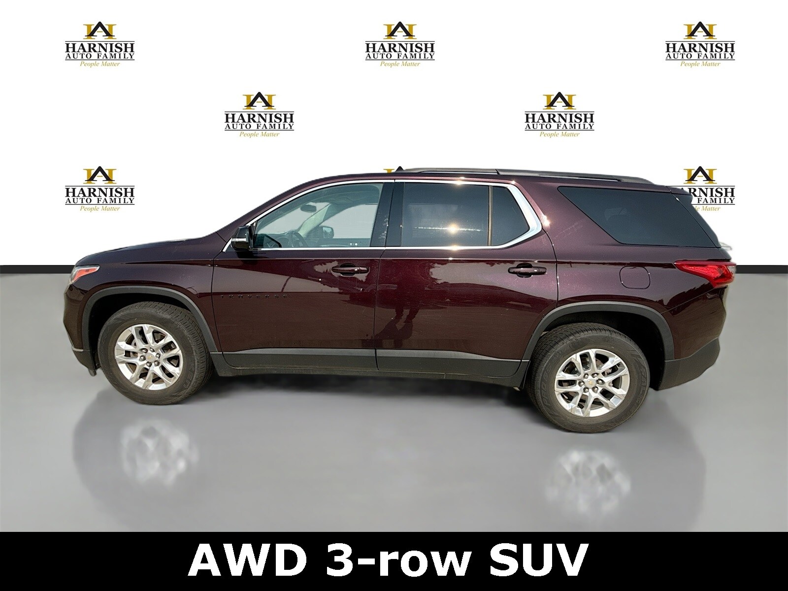 2019 Chevrolet Traverse Cloth 1LT photo 2