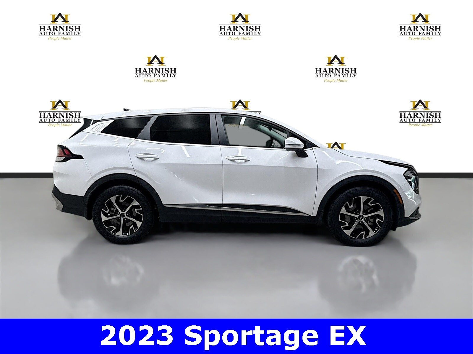 2023 Kia Sportage EX photo 3