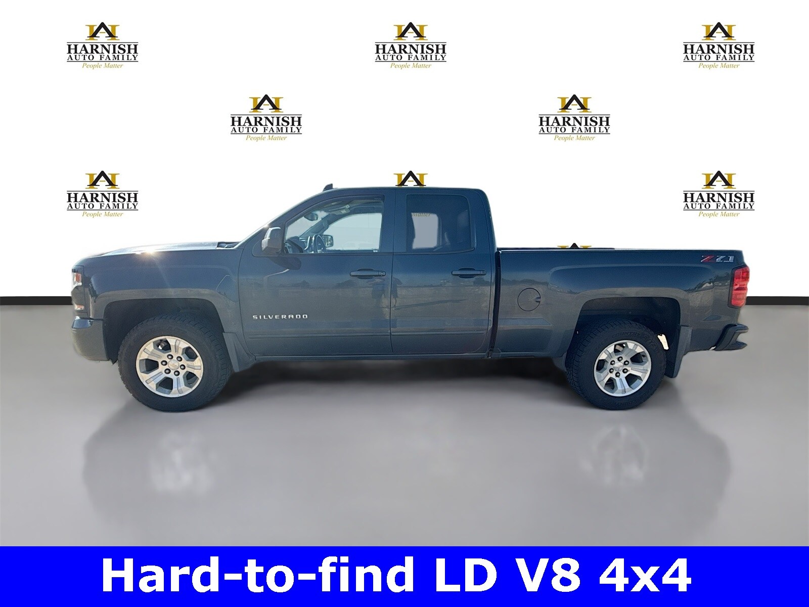 2019 Chevrolet Silverado 1500 LT photo 2