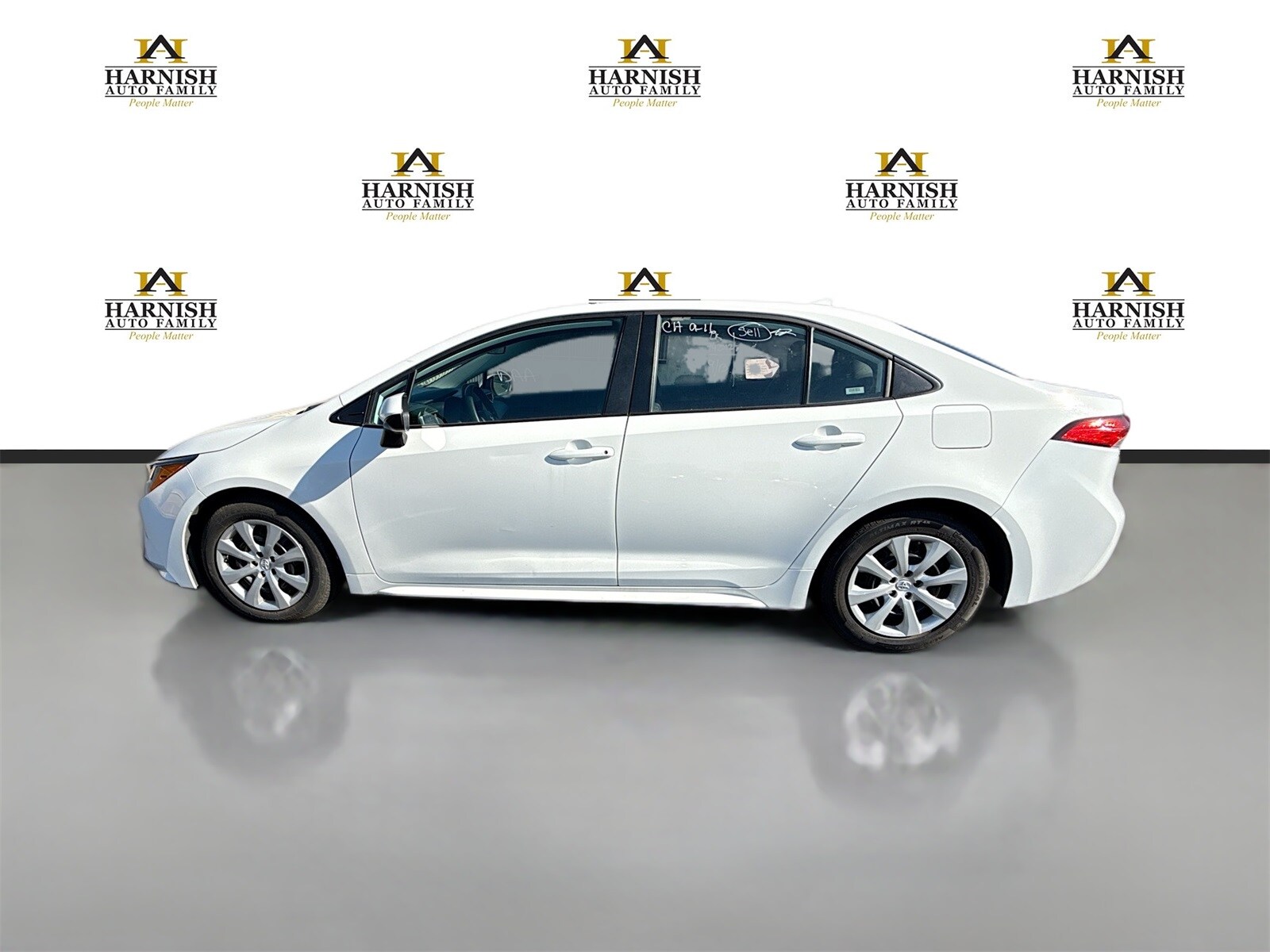 2024 Toyota Corolla LE photo 2