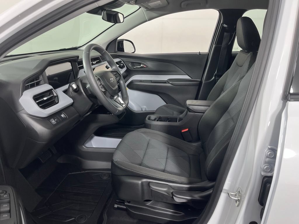 2027 Chevrolet Bolt LT - Photo 21