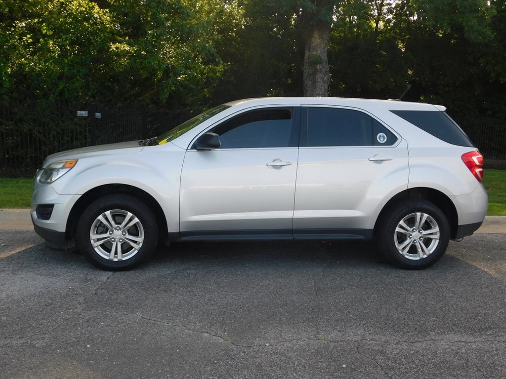Used 2017 Chevrolet Equinox LS SUV