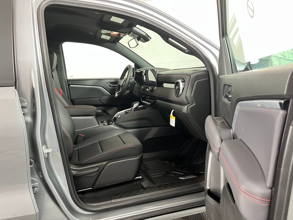 2026 Chevrolet Colorado Z71 - Photo 8