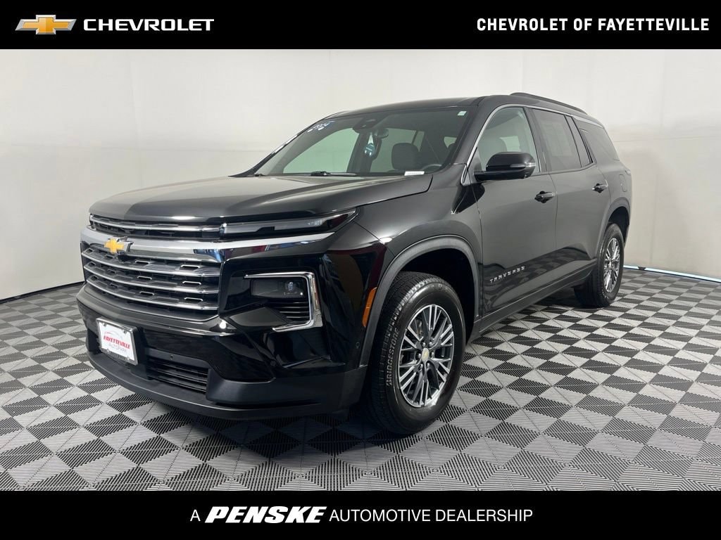Used 2024 Chevrolet Traverse LT SUV