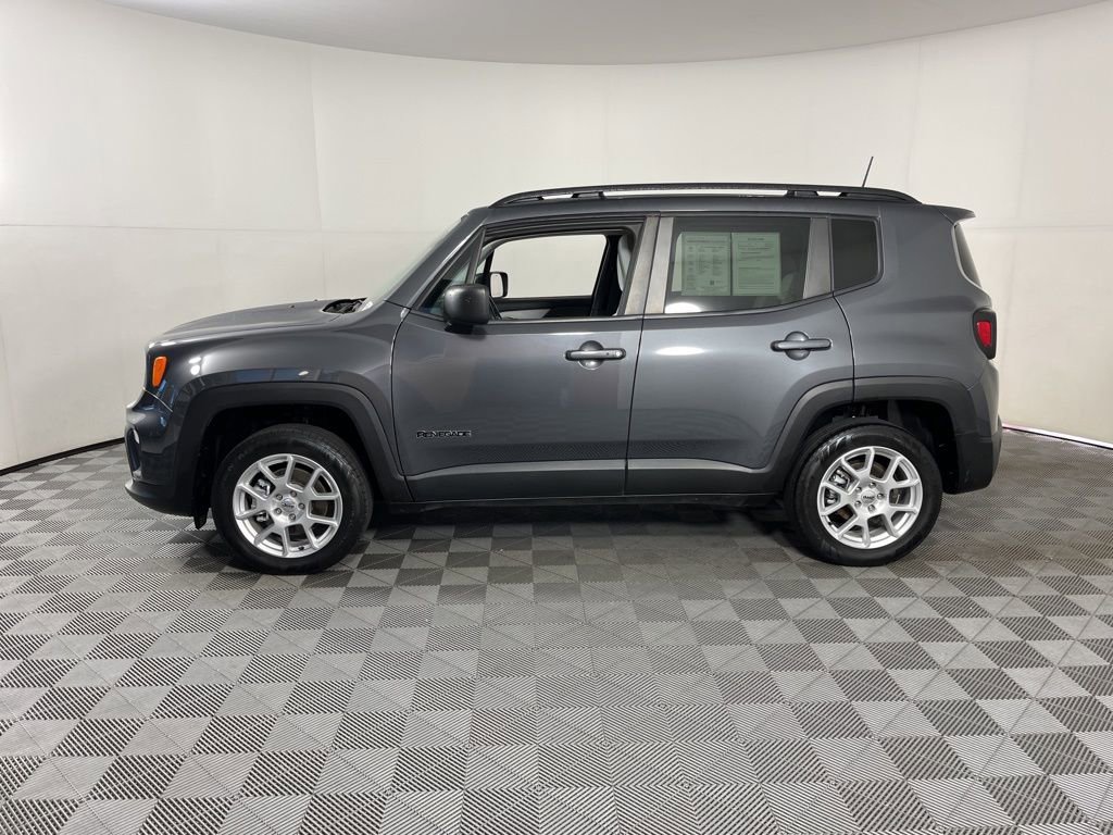 2022 Jeep Renegade Latitude photo 2