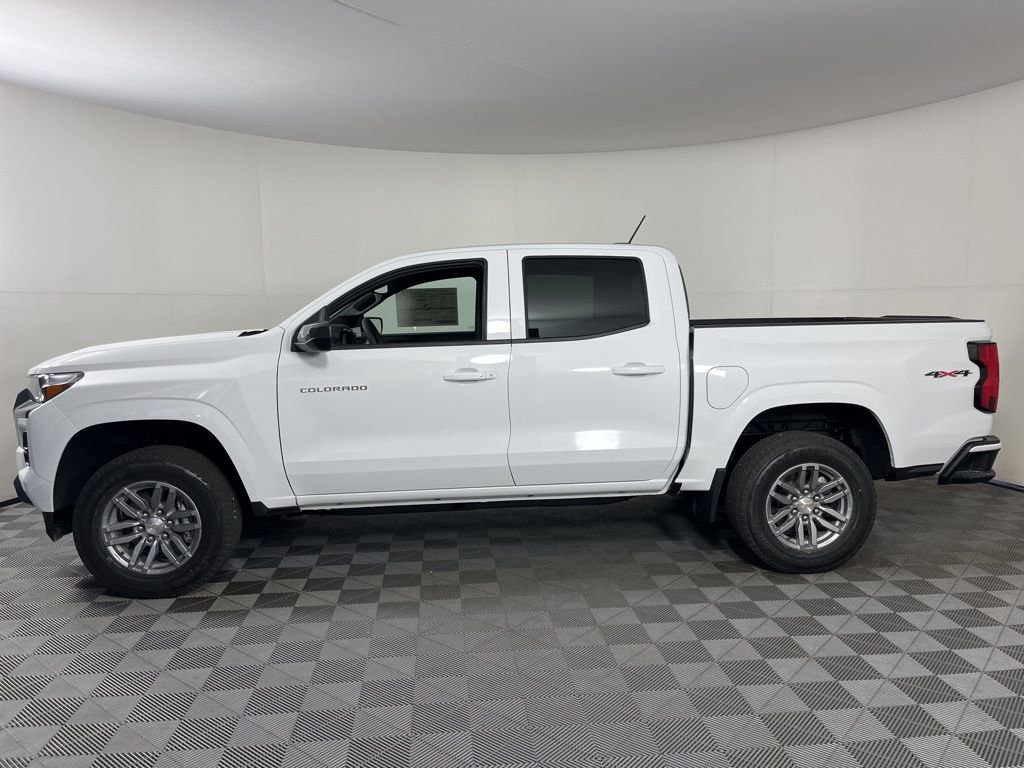 2026 Chevrolet Colorado LT photo 2