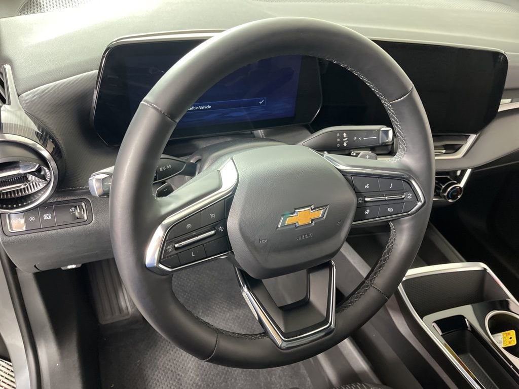 2025 Chevrolet Equinox LT - Photo 25