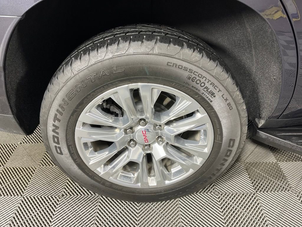 2024 GMC Yukon Denali - Photo 17