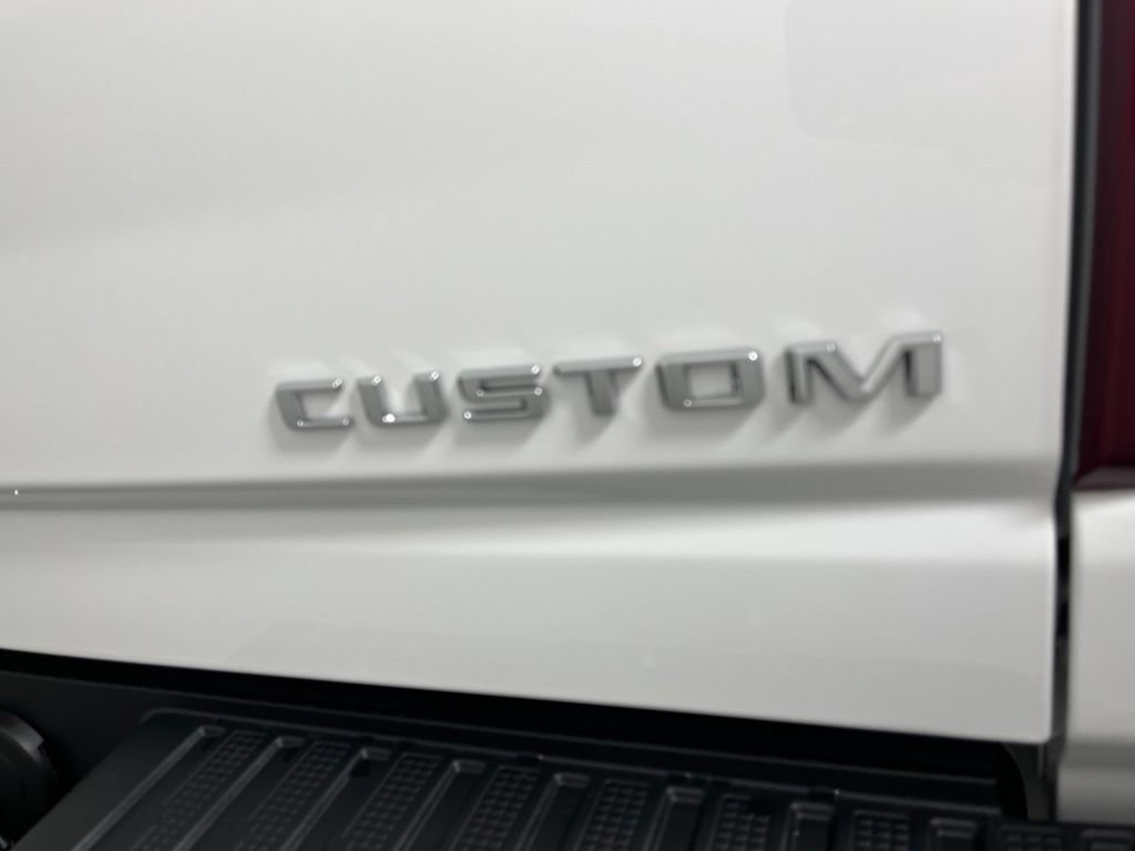 2026 Chevrolet Silverado 2500 HD Custom - Photo 18