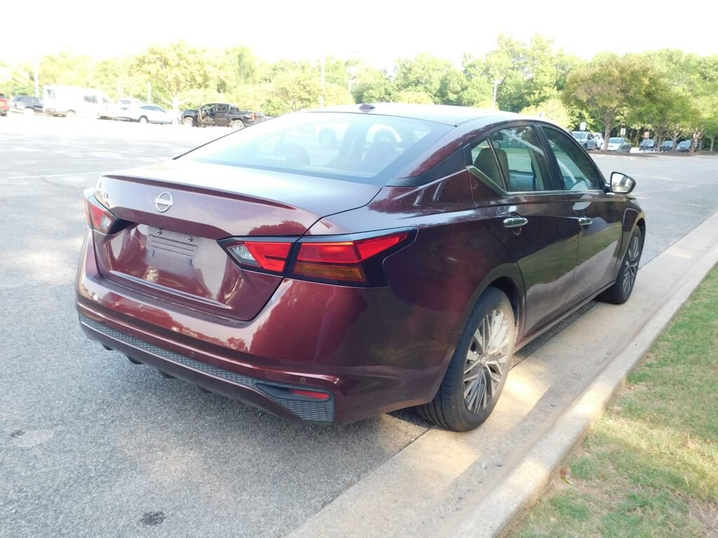 Used 2025 Nissan Altima SV Sedan