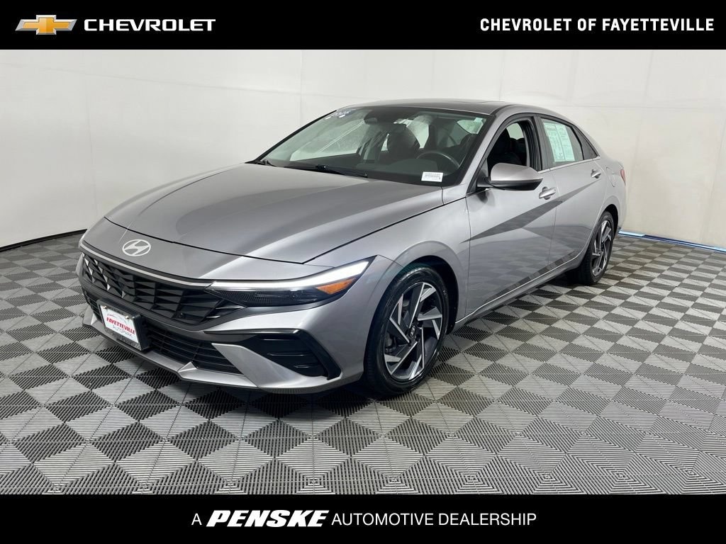 Used 2025 Hyundai Elantra SEL Convenience Sedan