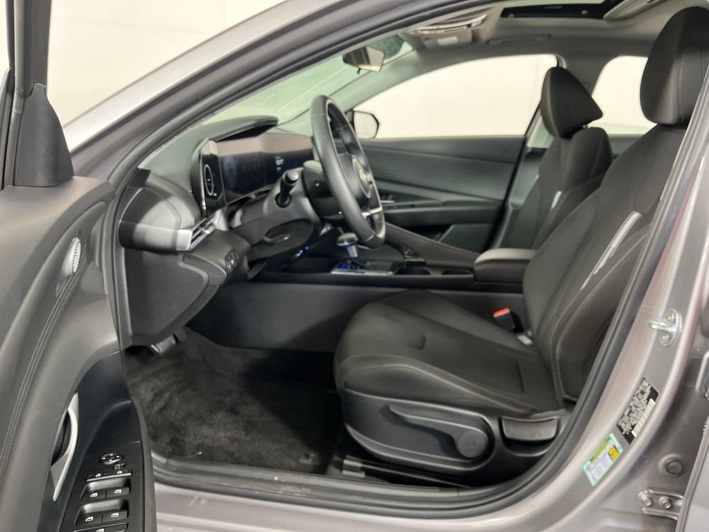 2025 Hyundai Elantra SEL - Photo 21