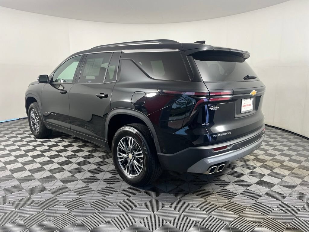Used 2024 Chevrolet Traverse LT SUV