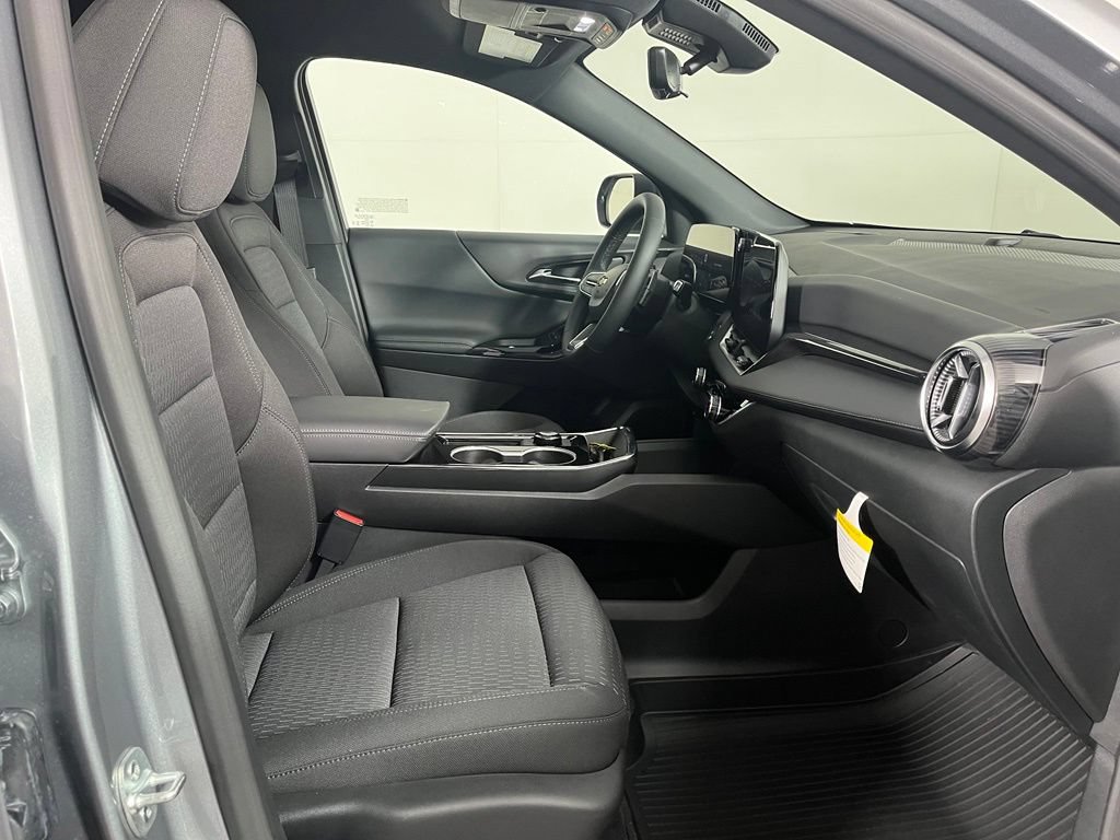 2027 Chevrolet Equinox LT - Photo 10