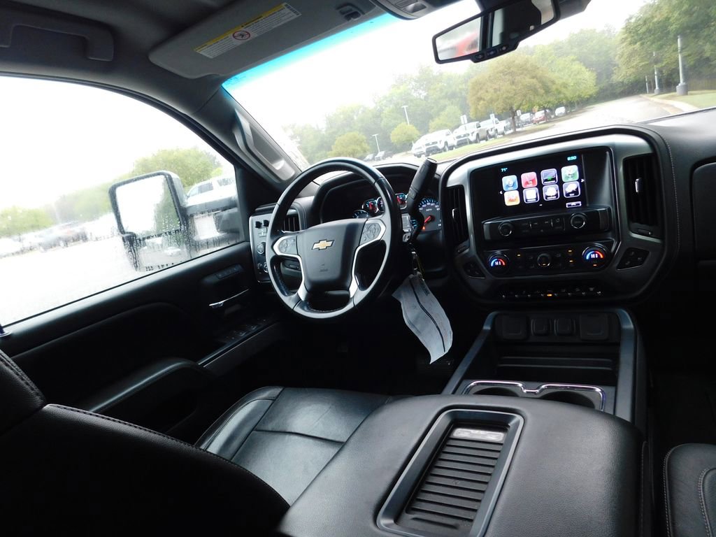 2016 Chevrolet Silverado 3500HD LTZ photo 3