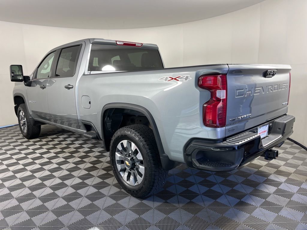 2025 Chevrolet Silverado 2500HD Custom photo 3