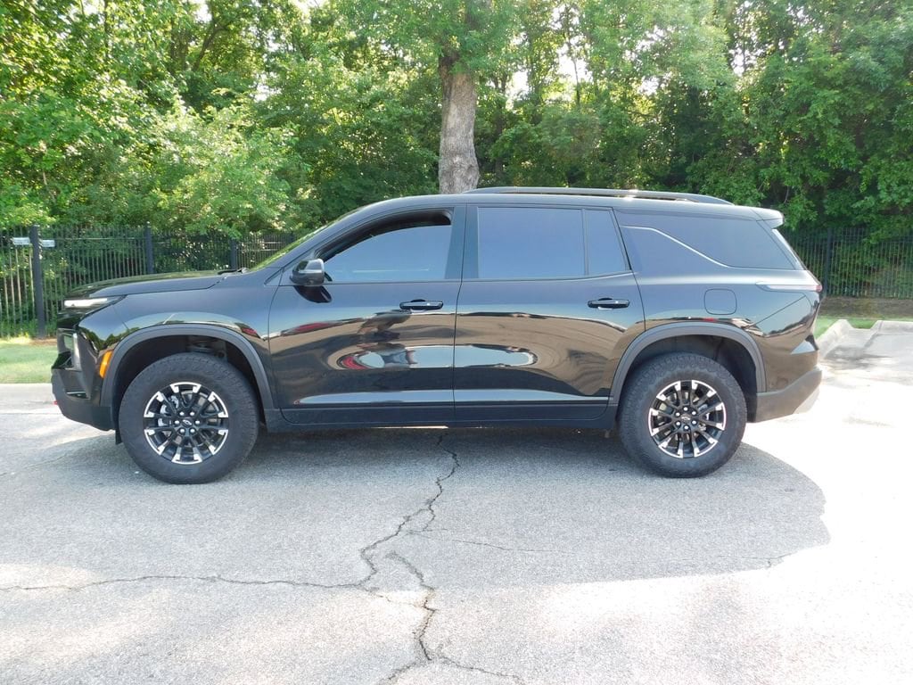 Used 2024 Chevrolet Traverse Z71 with VIN 1GNEVJKS6RJ179445 for sale in Fayetteville, AR