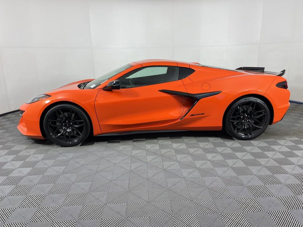 2025 Chevrolet Corvette Z06 3LZ photo 2