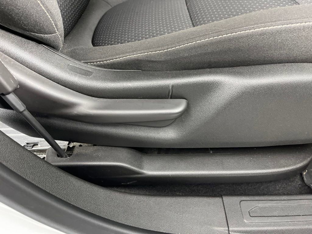 2022 GMC Acadia SLE - Photo 7