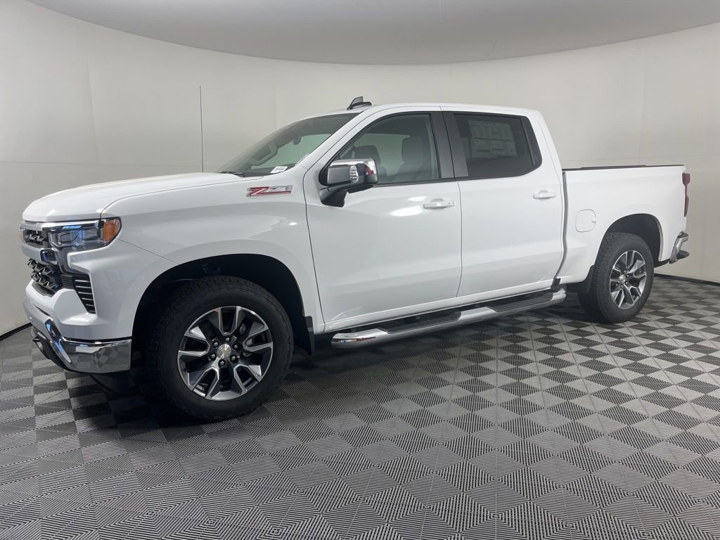 2026 Chevrolet Silverado 1500 LT photo 2