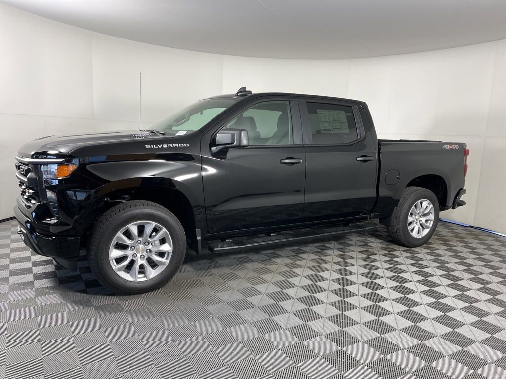 2026 Chevrolet Silverado 1500 Custom photo 2