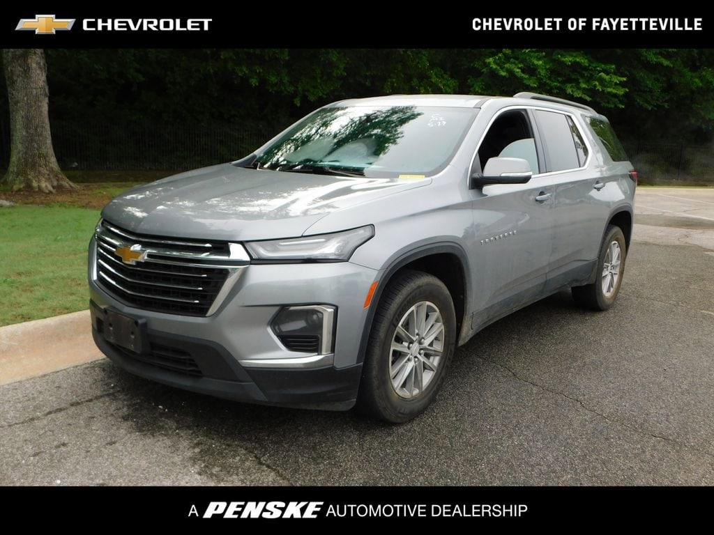 Used 2023 Chevrolet Traverse LT Cloth SUV