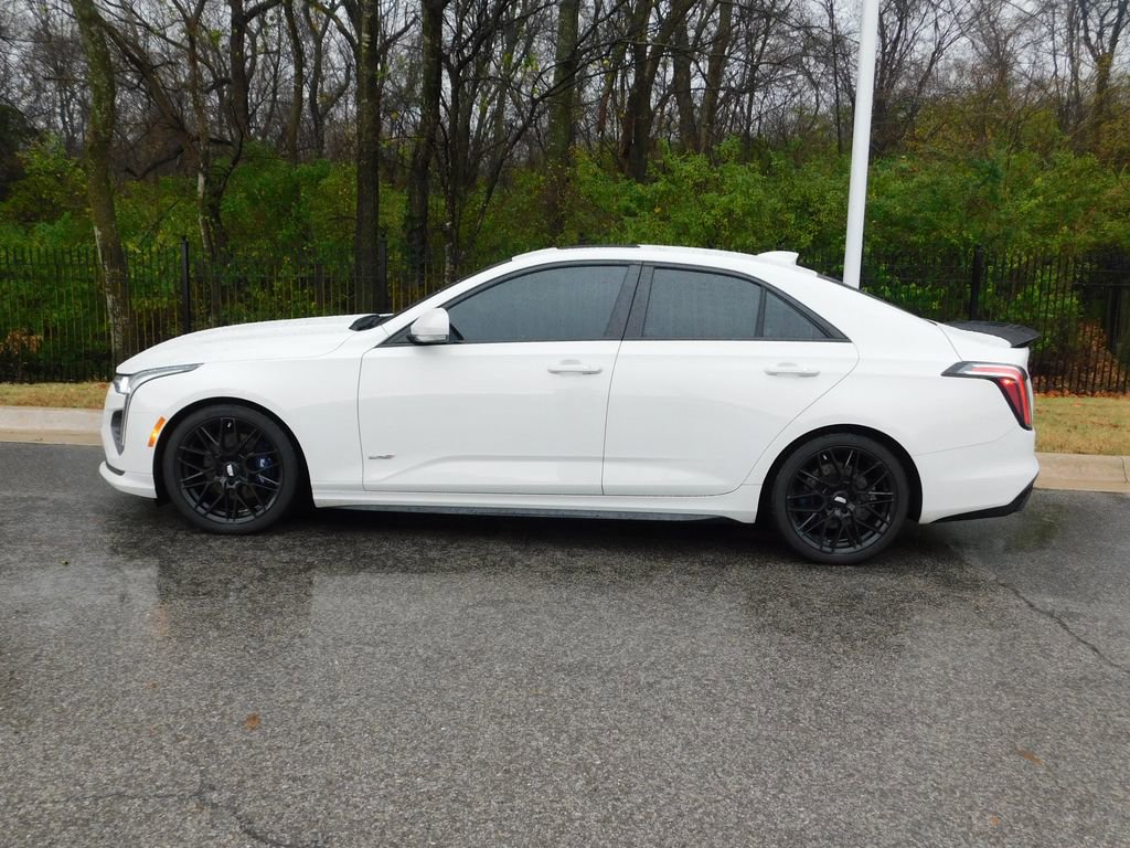 2022 Cadillac CT4 photo 2