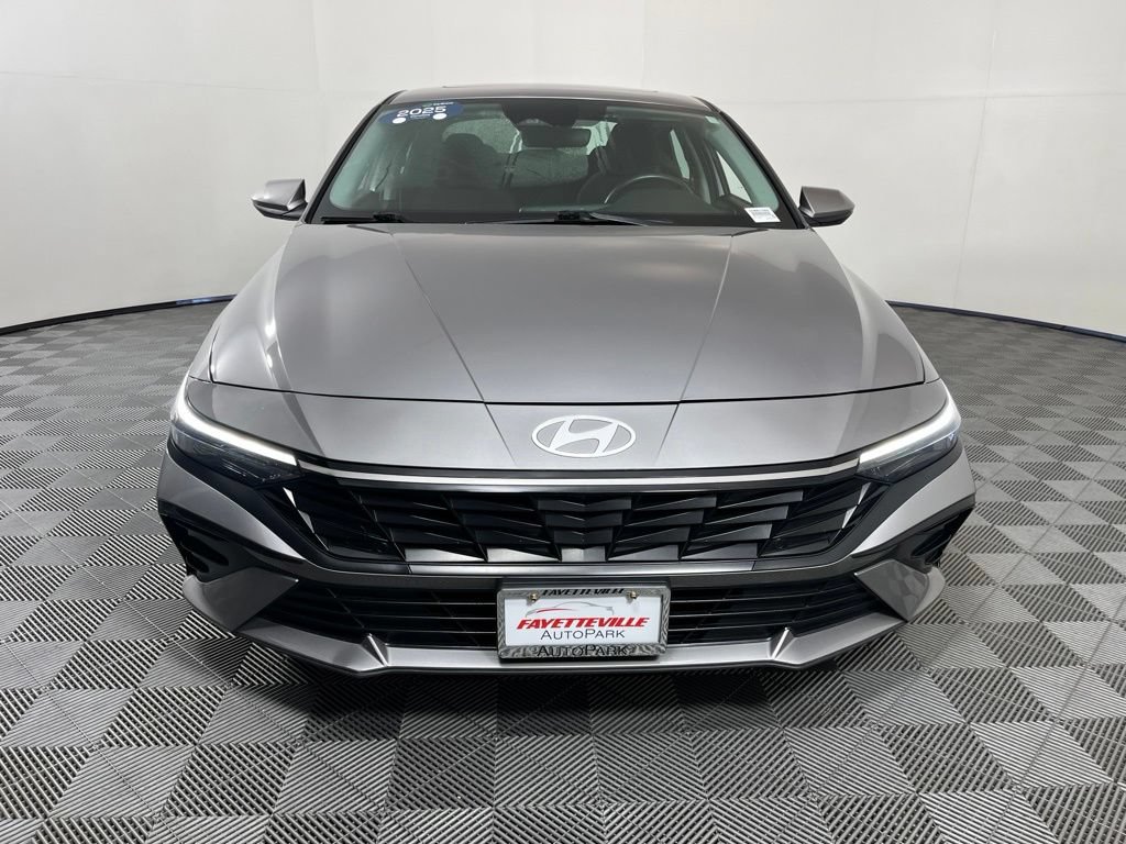 2025 Hyundai Elantra SEL - Photo 16