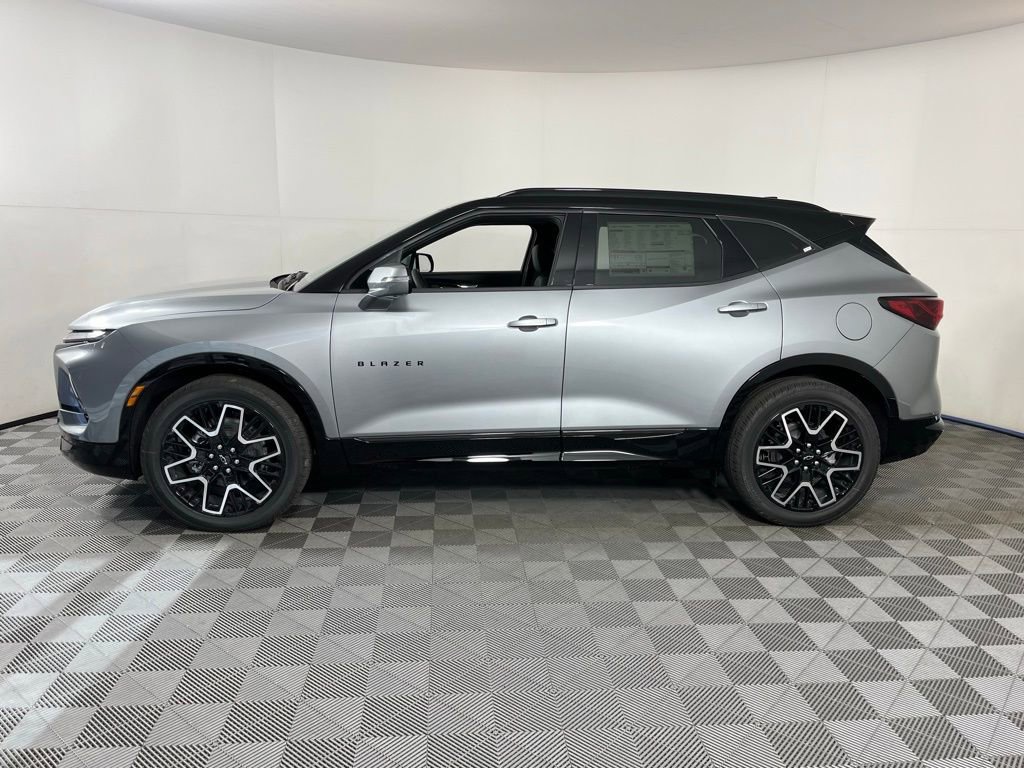 2026 Chevrolet Blazer RS photo 2