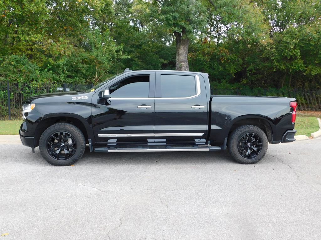 2023 Chevrolet Silverado 1500 High Country photo 2
