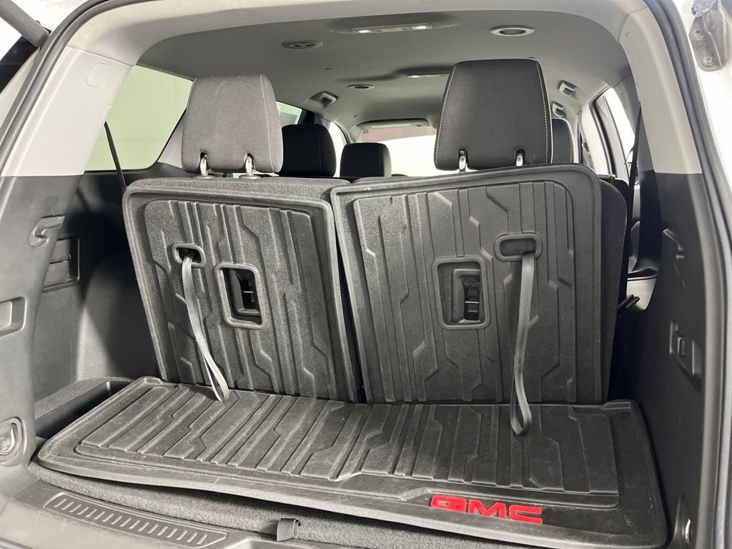 2022 GMC Acadia SLE - Photo 10