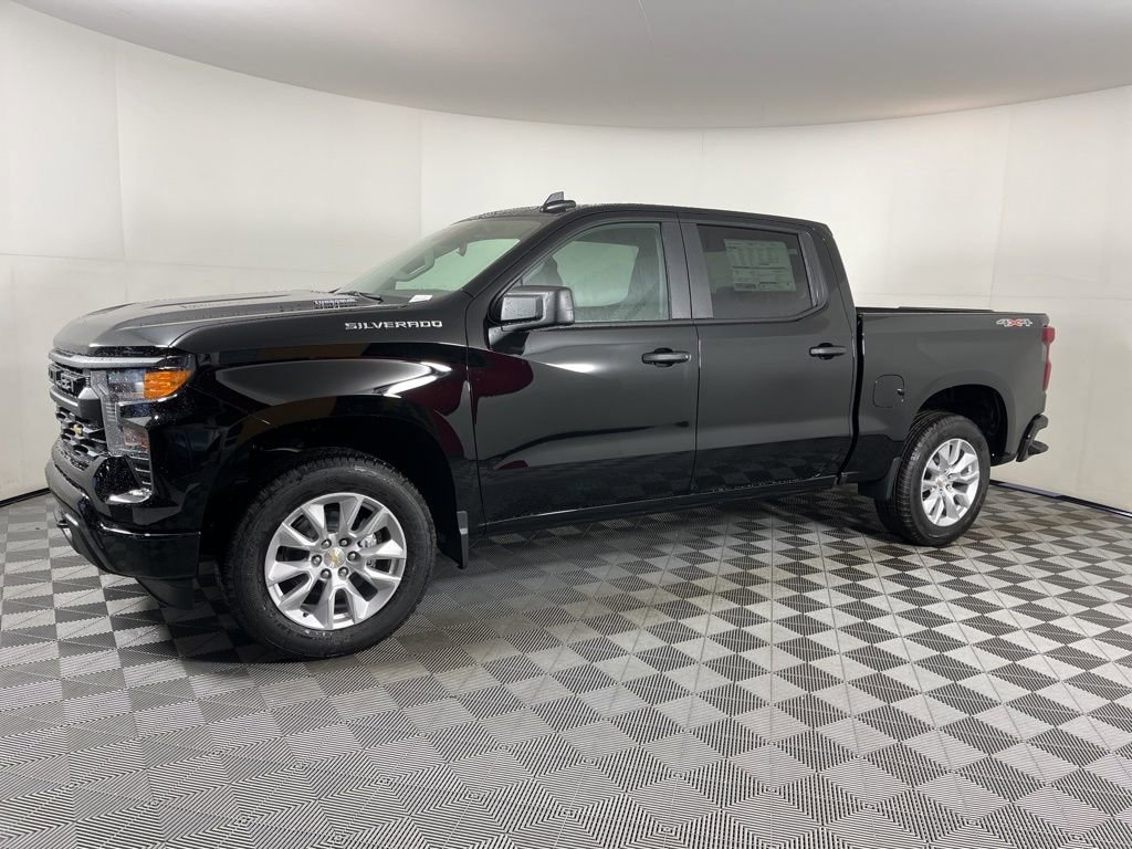 2026 Chevrolet Silverado 1500 Custom photo 2