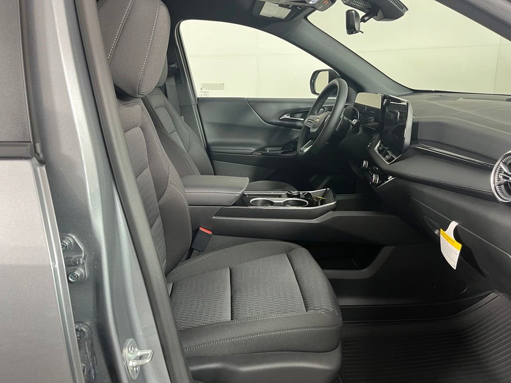 2027 Chevrolet Equinox LT - Photo 12