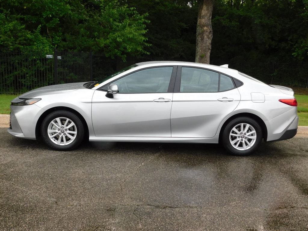 Used 2025 Toyota Camry LE with VIN 4T1DAACKXSU526192 for sale in Fayetteville, AR