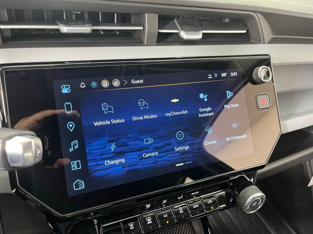 2027 Chevrolet Bolt LT - Photo 28