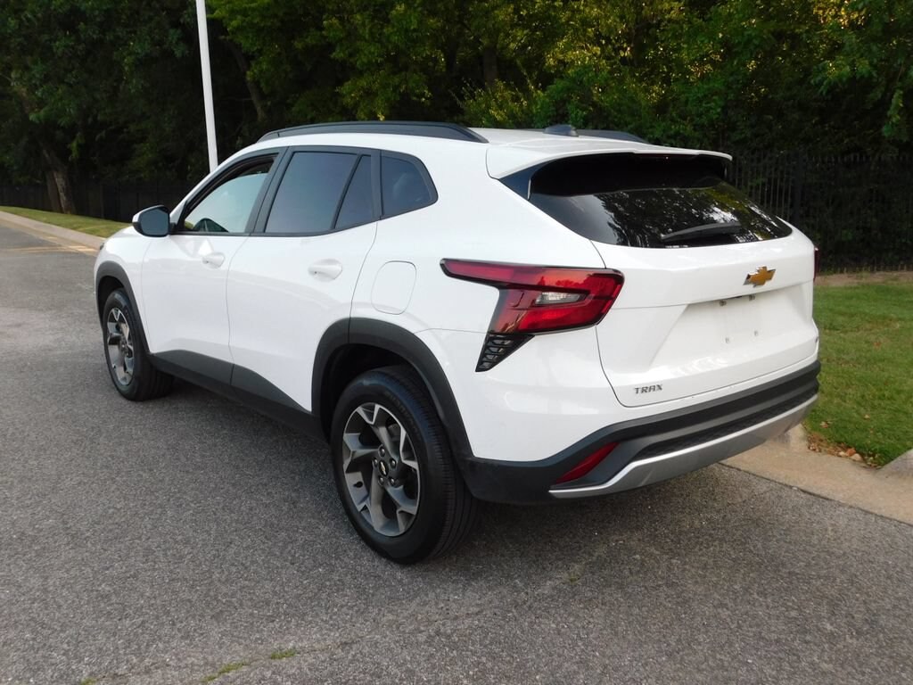 Used 2025 Chevrolet Trax LT SUV