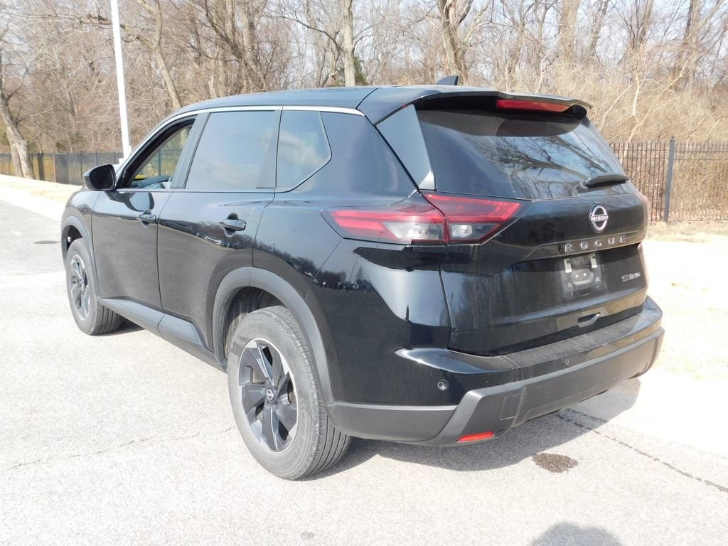 Used 2024 Nissan Rogue SV SUV