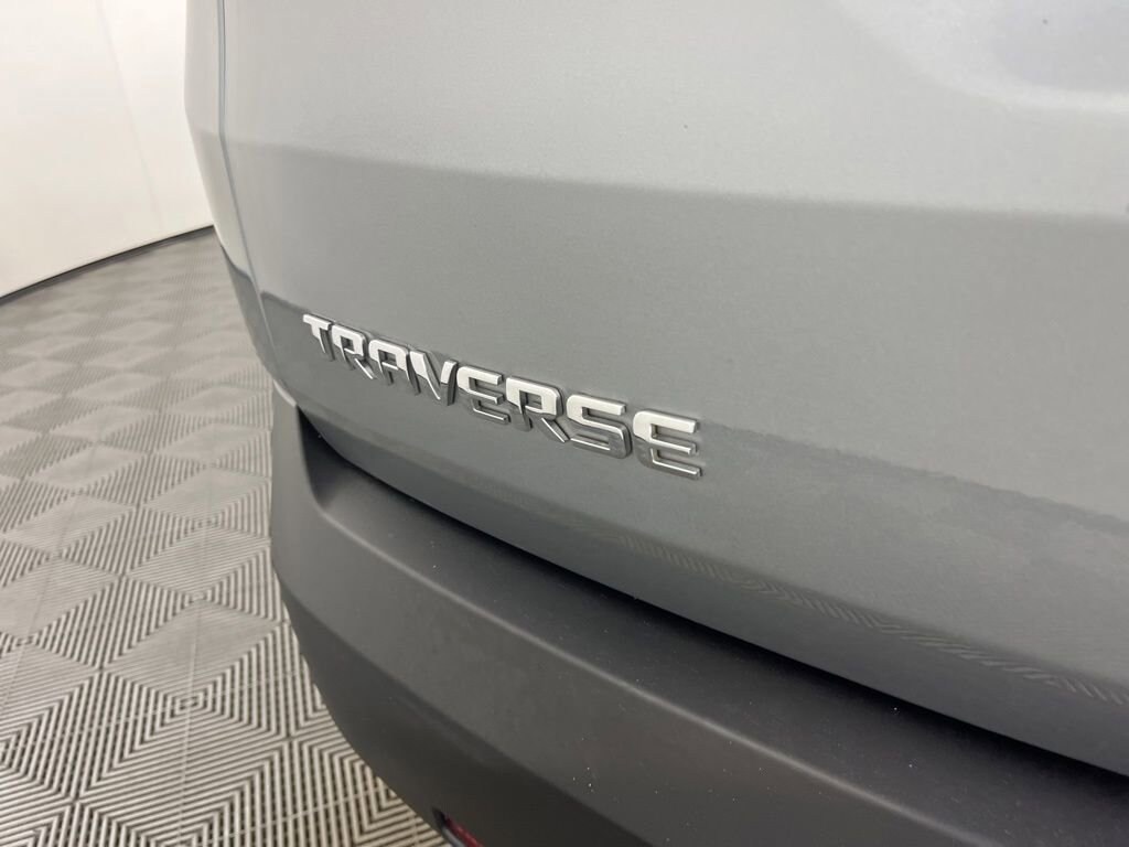 Used 2023 Chevrolet Traverse LT Cloth SUV