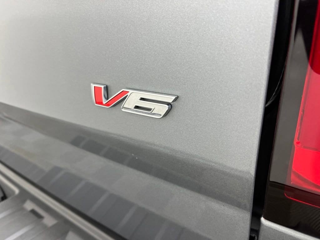 2022 Chevrolet Colorado LT - Photo 10