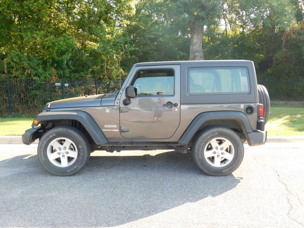 2018 Jeep Wrangler Sport S photo 2