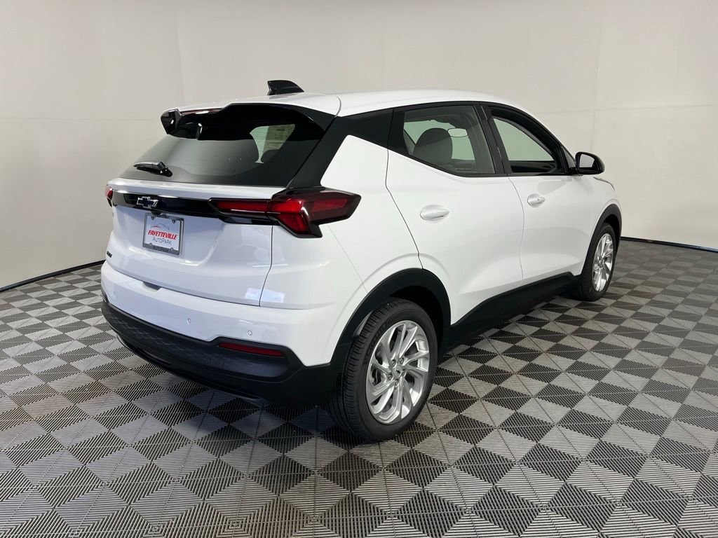 2027 Chevrolet Bolt LT - Photo 5