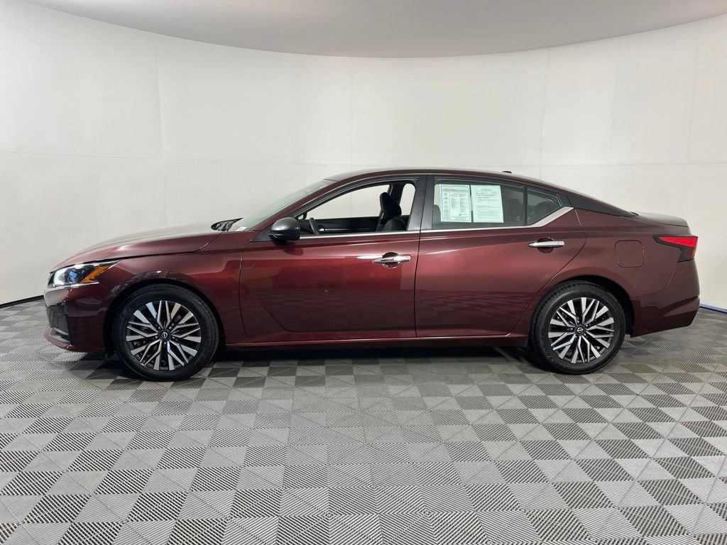 Used 2025 Nissan Altima SV Sedan