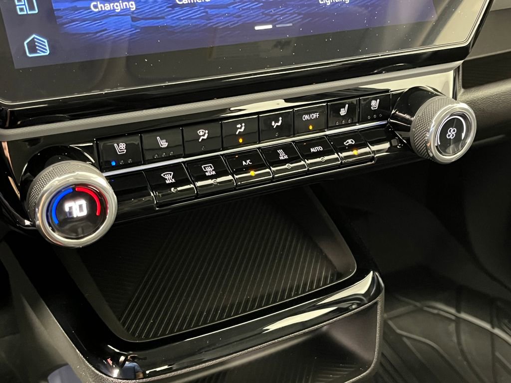 2027 Chevrolet Bolt RS - Photo 26