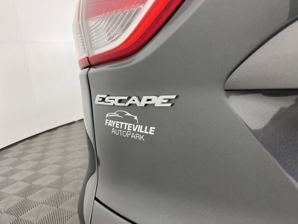 Used 2015 Ford Escape SE SUV