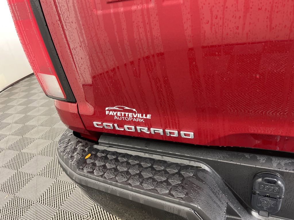2023 Chevrolet Colorado Z71 photo 3