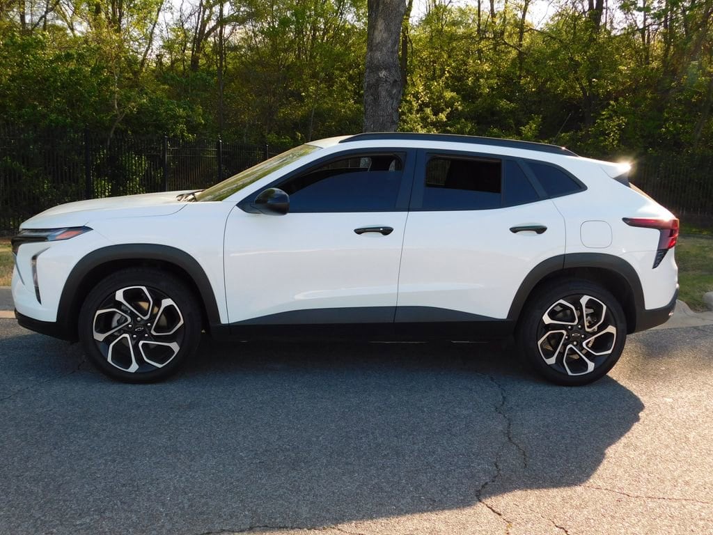 Used 2025 Chevrolet Trax 2RS SUV