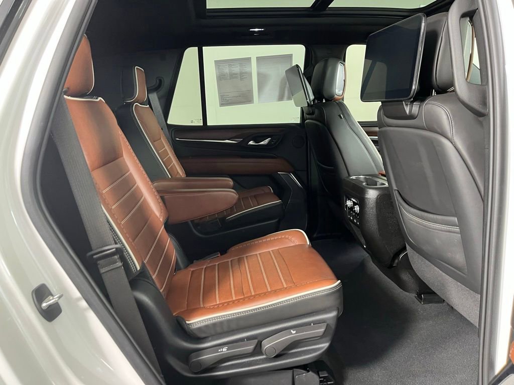 2024 GMC Yukon Denali Ultimate - Photo 8