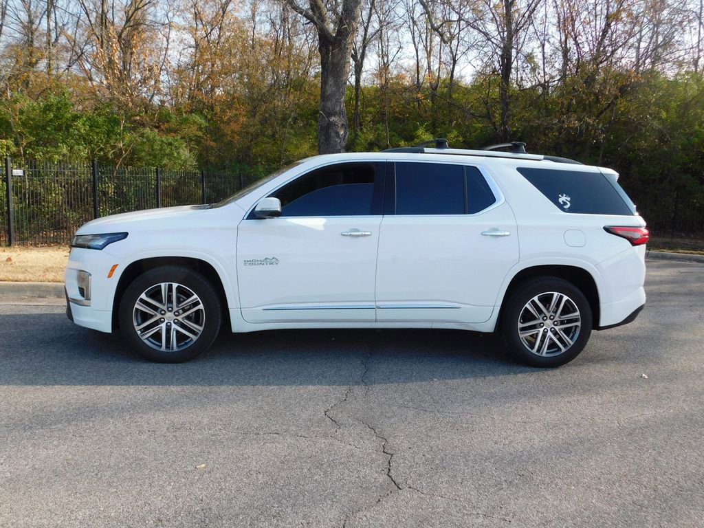 2023 Chevrolet Traverse High Country photo 2