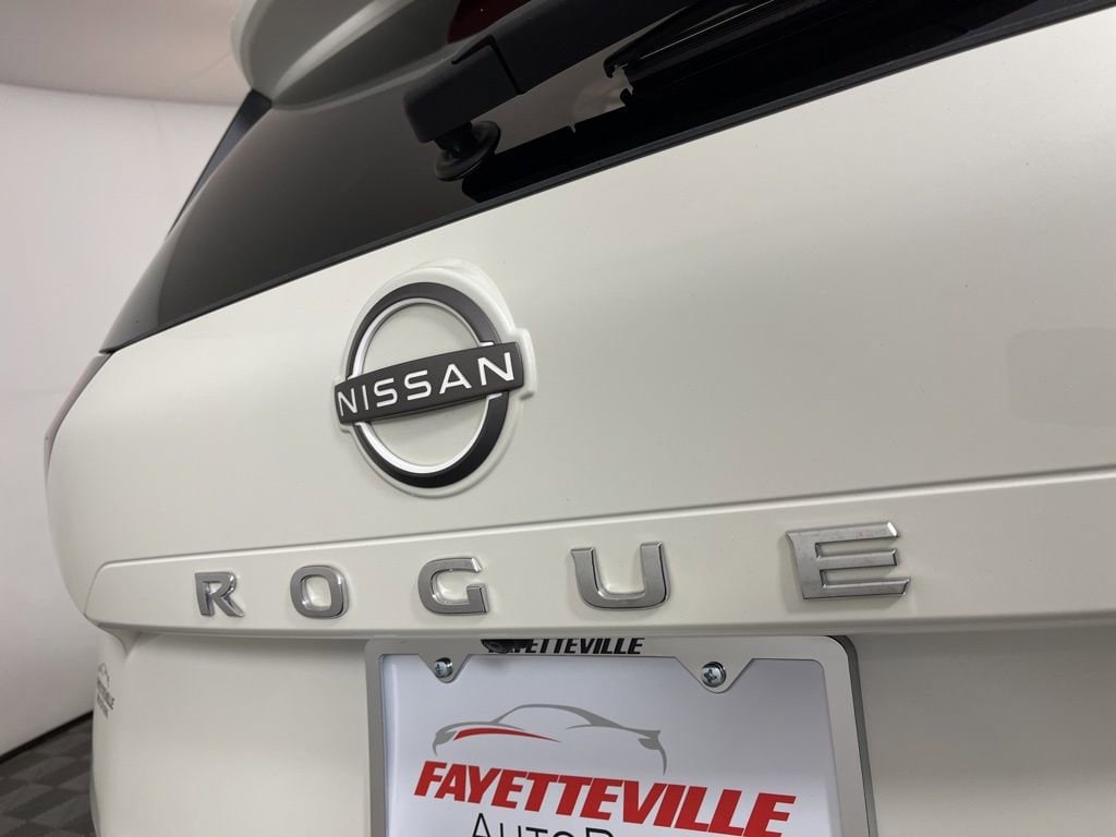 Used 2023 Nissan Rogue SV SUV